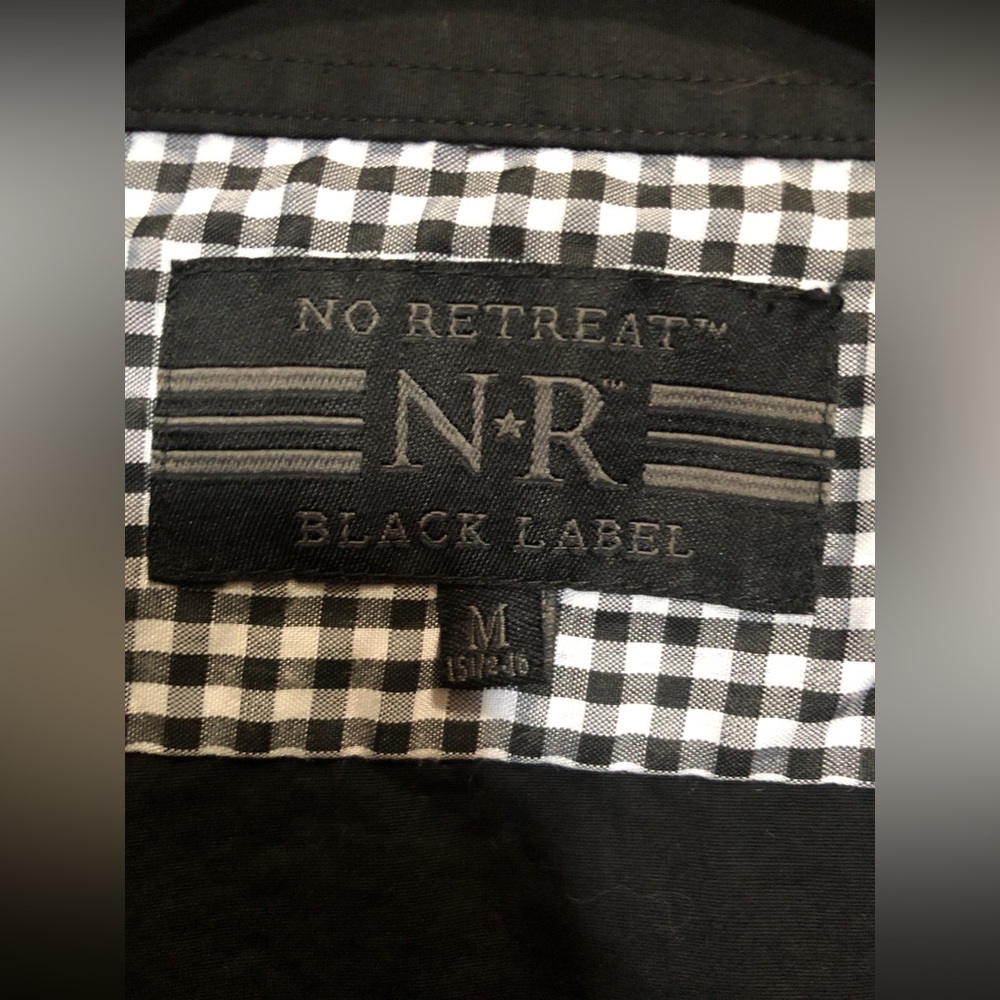💫Sold💫No Retreat black label dress shirt, size Mens M - Picture 2 of 4